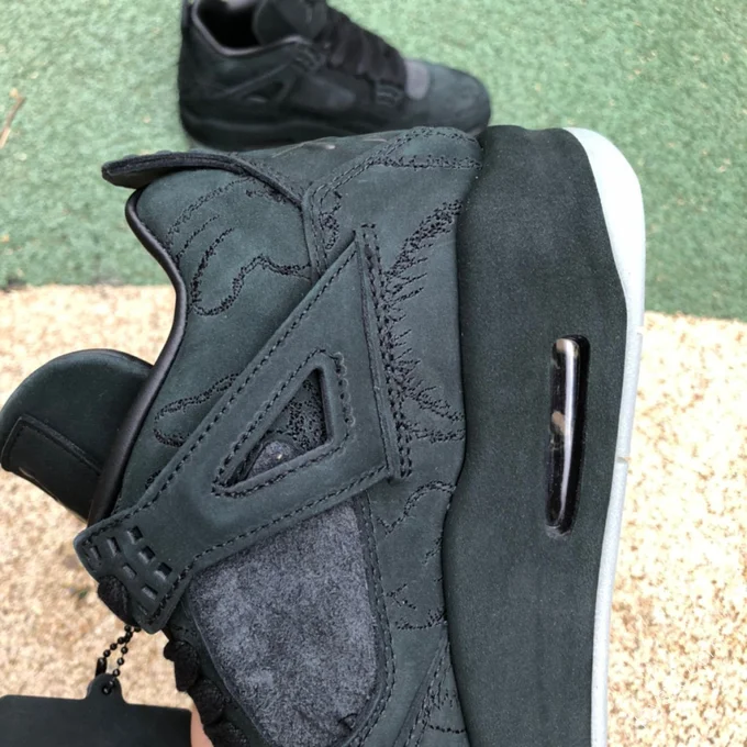 Air Jordan 4 Retro KAWS Black 930155-001