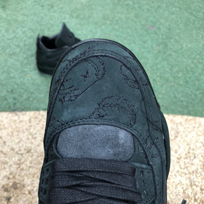 Air Jordan 4 Retro KAWS Black 930155-001