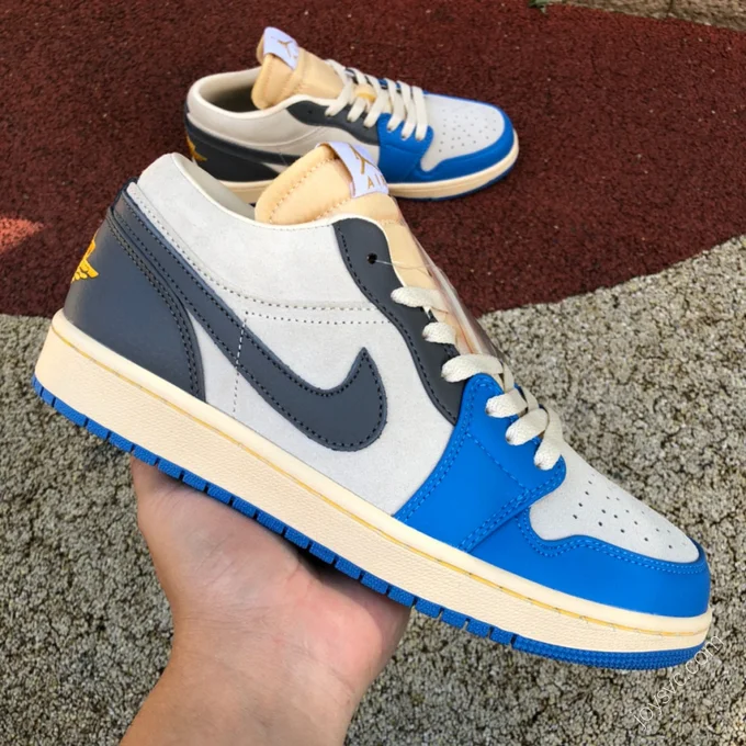 Air Jordan 1 Low 