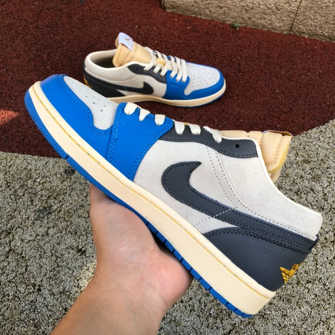 Air Jordan 1 Low 