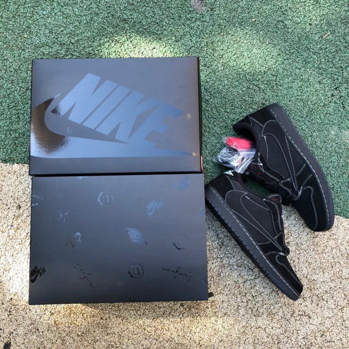 Travis Scott x Air Jordan 1 Low Black Phantom DM7