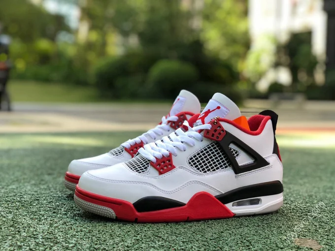 Air Jordan 4 Retro 