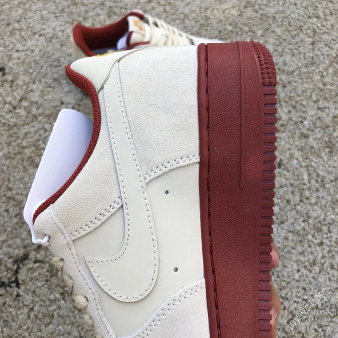 Nike Air Force 1 07 Beige/Red Suede AA1391-111