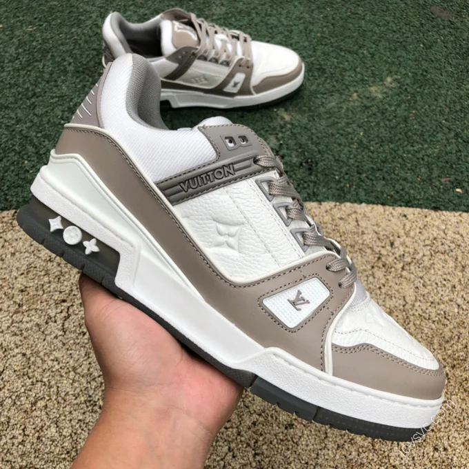 LOUIS VUITTON Trainer Grey White