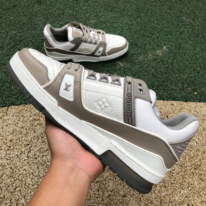 LOUIS VUITTON Trainer Grey White