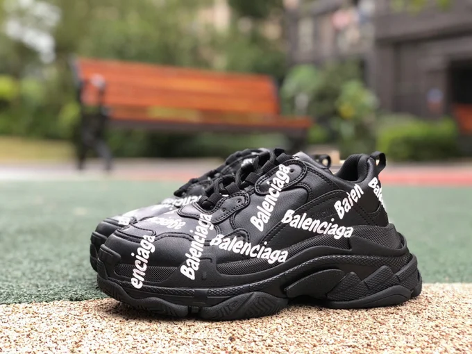 Balenciaga Triple S Black