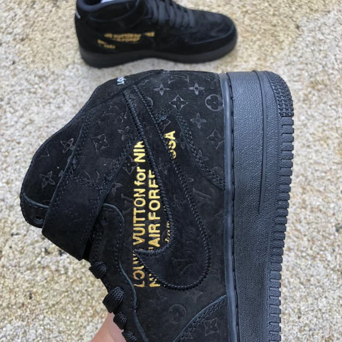 Louis Vuitton x Nike Air Force 1 Mid 1A9HD7