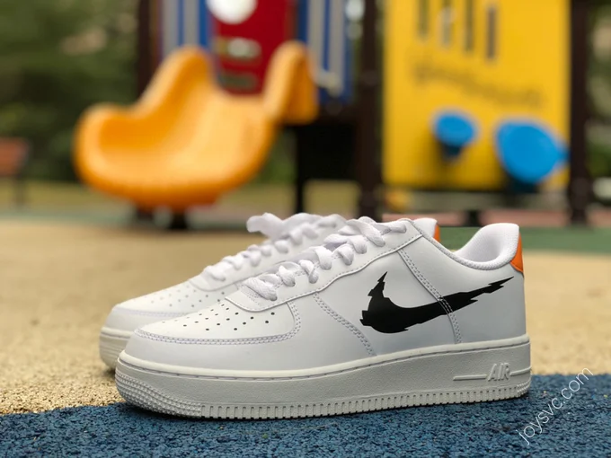 Nike Air Force 1 Low 