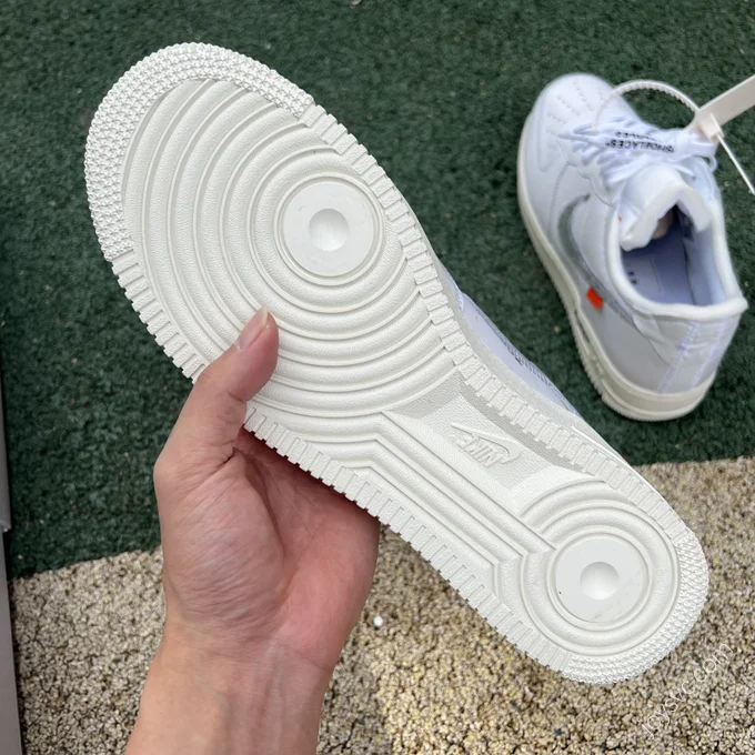 Off-White x Nike Air Force 1 White/Silver AO4297-100