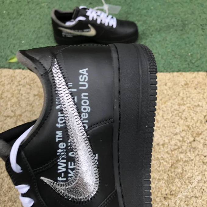 Off-White x Nike Air Force 1 Black/Silver AV5210-100