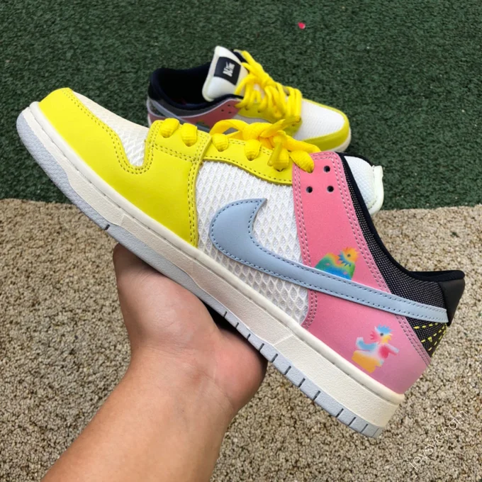 Nike SB Dunk Low 