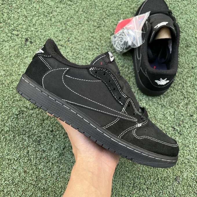 Travis Scott x Air Jordan 1 Low Black Phantom D DM7