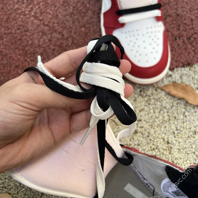 Air Jordan 1 Retro High Chicago Lost and Found High-Top Sneaker DZ