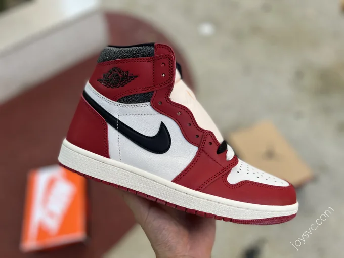 Air Jordan 1 Retro High Chicago Lost and Found High-Top Sneaker DZ