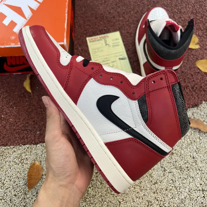 Air Jordan 1 Retro High Chicago Lost and Found High-Top Sneaker DZ