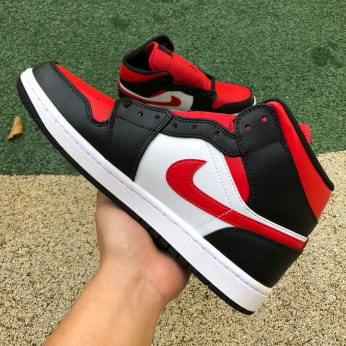 Air Jordan 1 Mid 