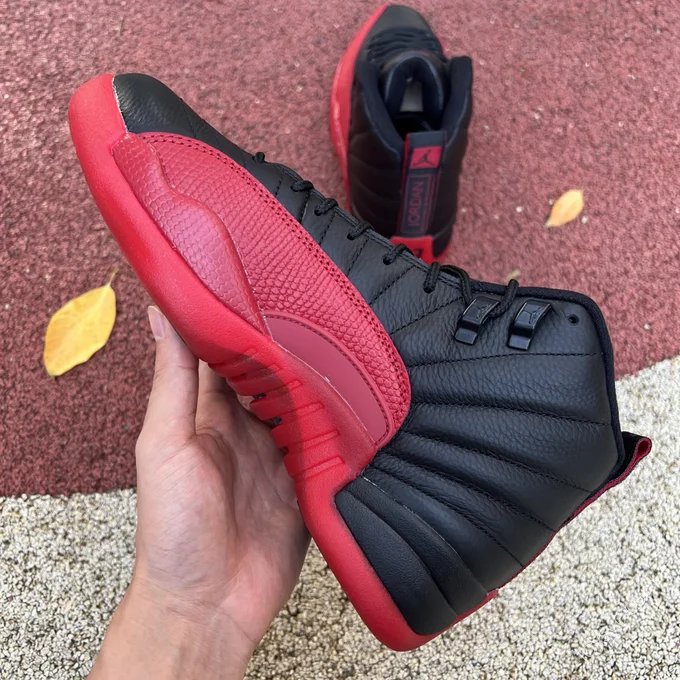 Air Jordan 12 