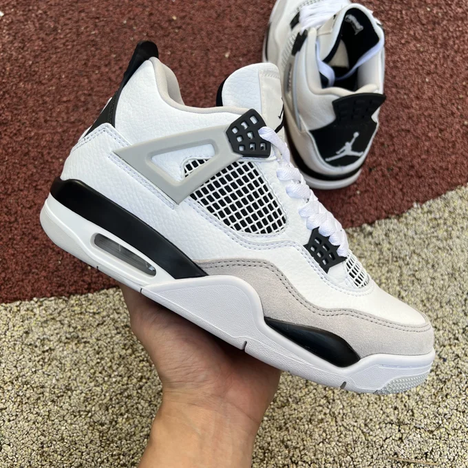 Air Jordan 4 Retro 