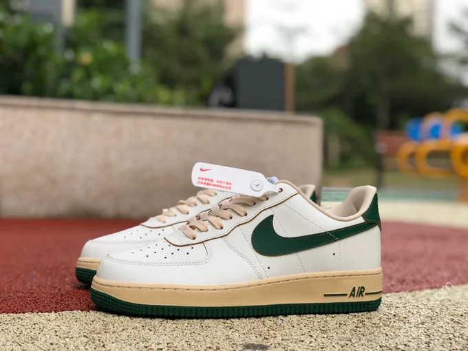 Nike WMNS Air Force 1 '07 Low White/Green DZ4764-133