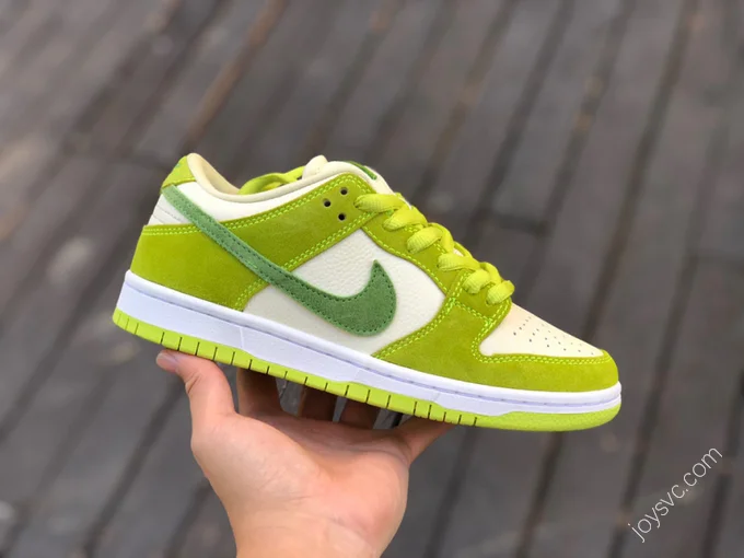 Nike SB Dunk Low 