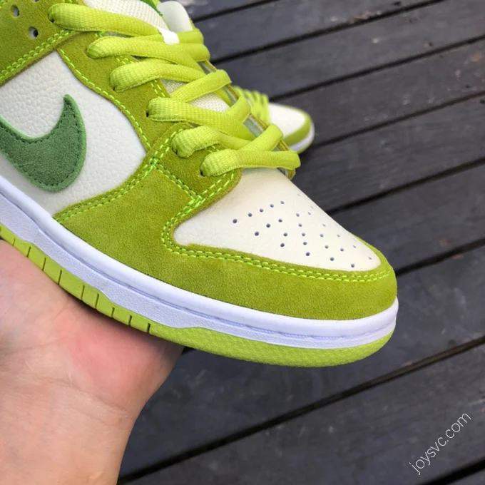 Nike SB Dunk Low 