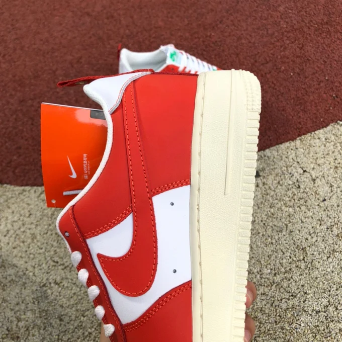 Nike Air Force 1 '07 LV8 Low Christmas Red Sneakers DX3141-861