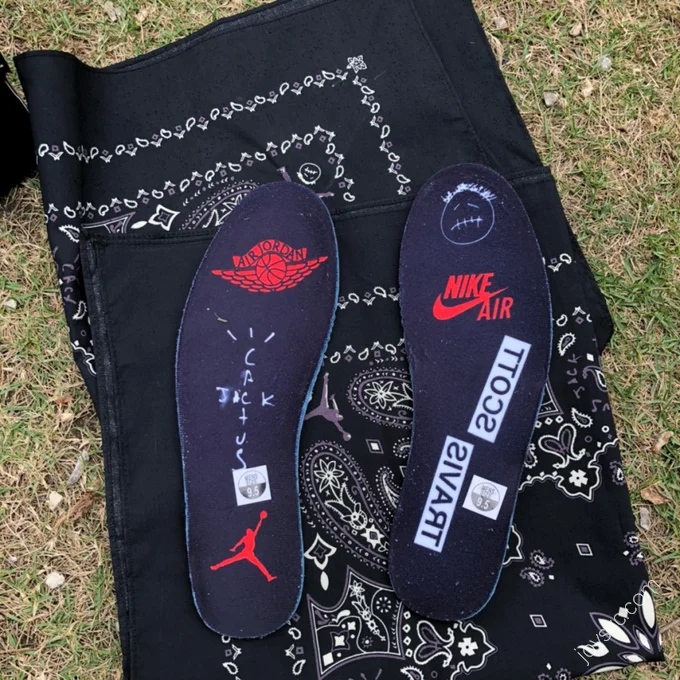 Travis Scott x Air Jordan 1 Low Black Phantom T1 DM7