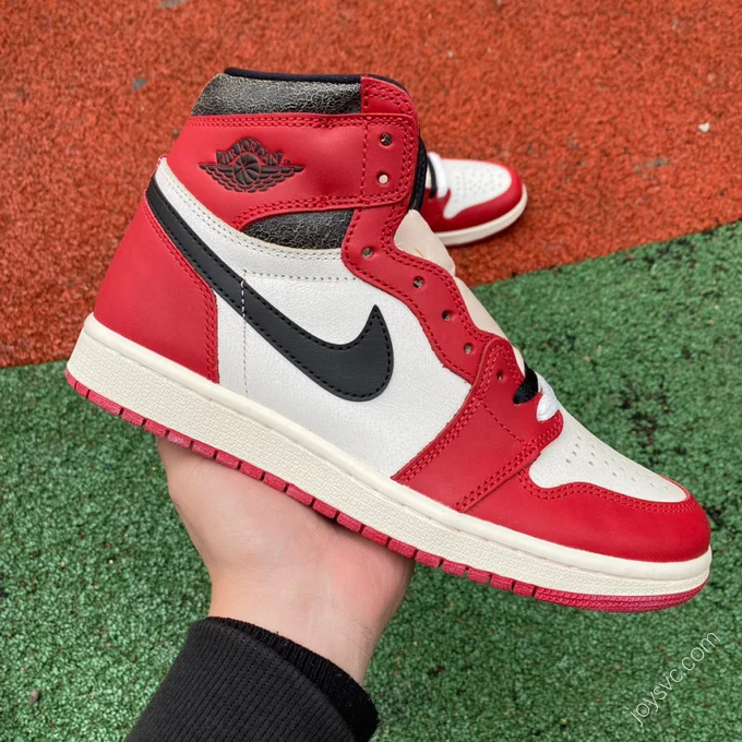 Air Jordan 1 Chicago Retro OG High-Top Sneaker DZ5485-612