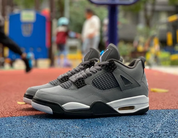 Air Jordan 4 Retro 