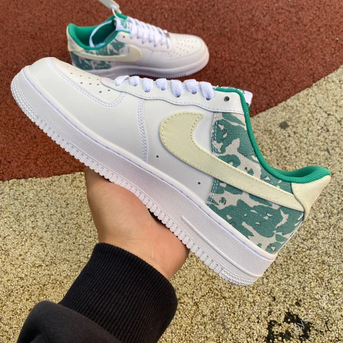 Nike Air Force 1 '07 LV8 Coconut Milk Neptune Green Sneakers DX3365-100