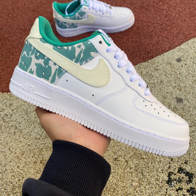 Nike Air Force 1 '07 LV8 Coconut Milk Neptune Green Sneakers DX3365-100