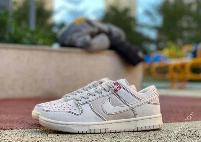 Nike Dunk Low 