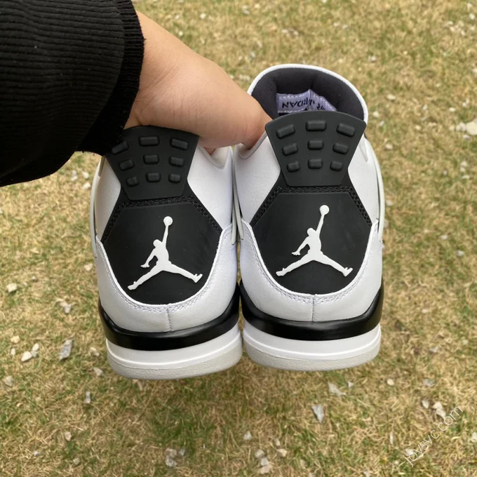 Air Jordan 4 Retro 