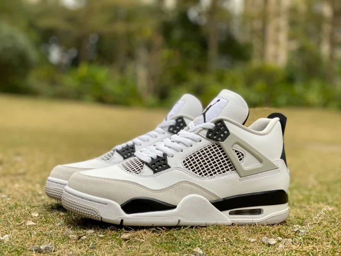 Air Jordan 4 Retro 