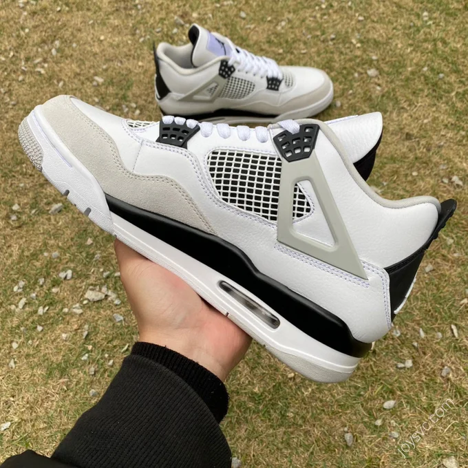 Air Jordan 4 Retro 