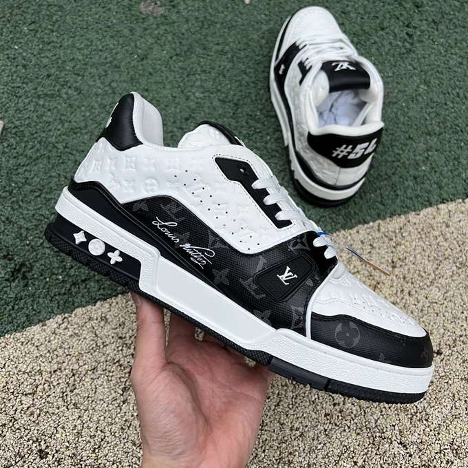 LOUIS VUITTON Trainer Black White