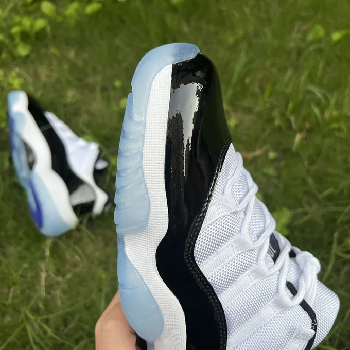 Air Jordan 11 Low 