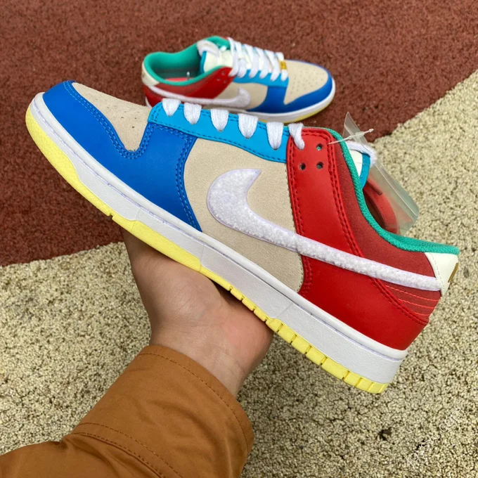 Nike Dunk Low 