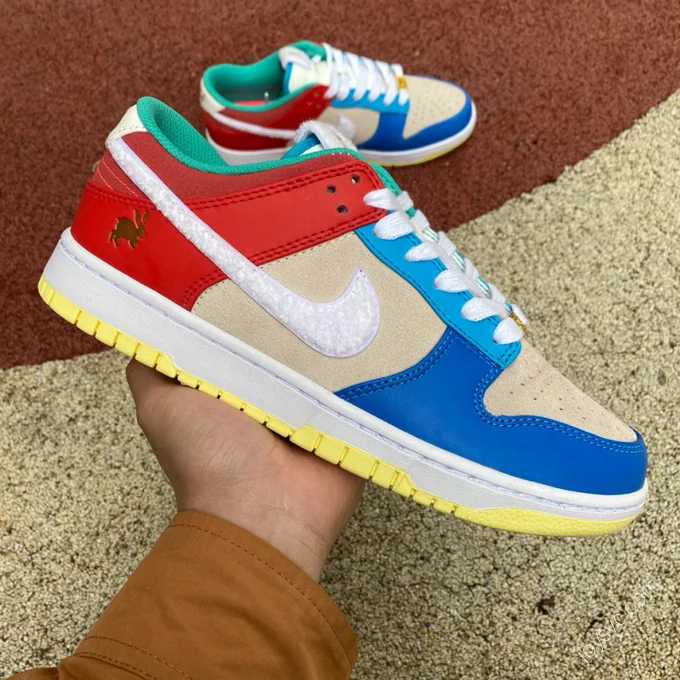 Nike Dunk Low 