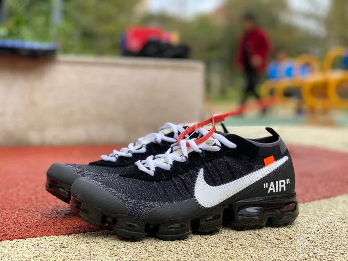 Off-White x Nike Air VaporMax Black AA3831-001