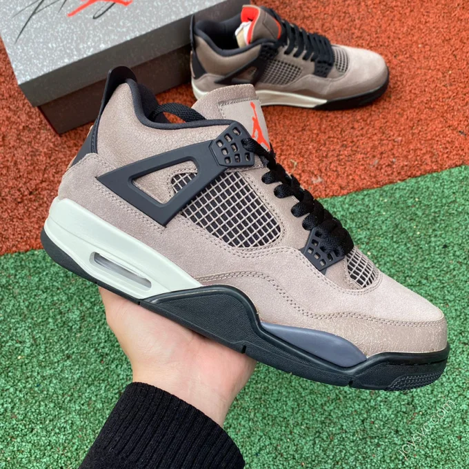 Air Jordan 4 Retro 