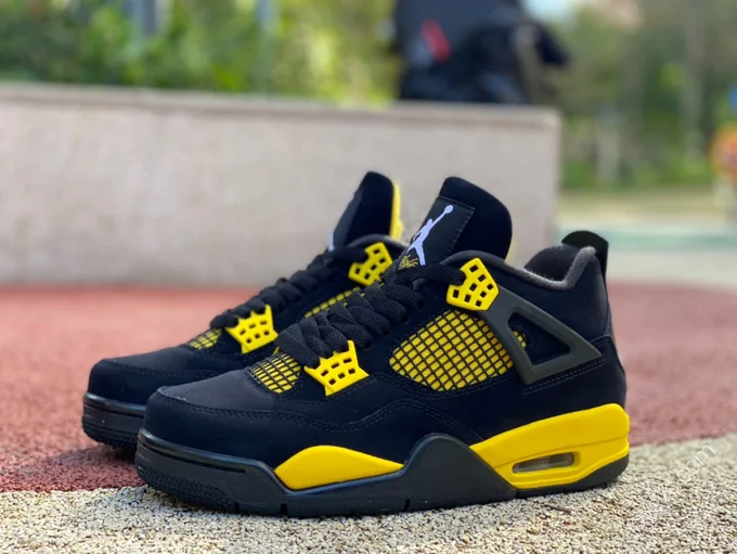 Air Jordan 4 Retro 