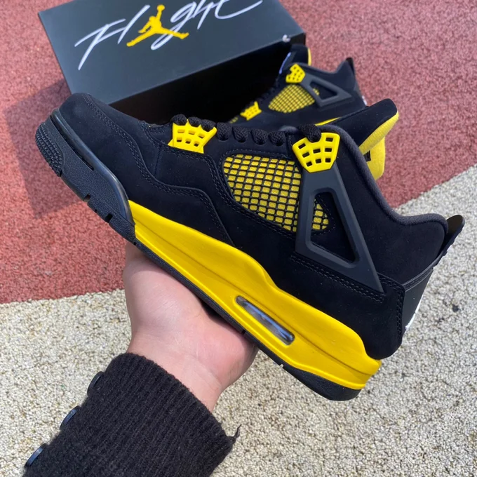 Air Jordan 4 Retro 