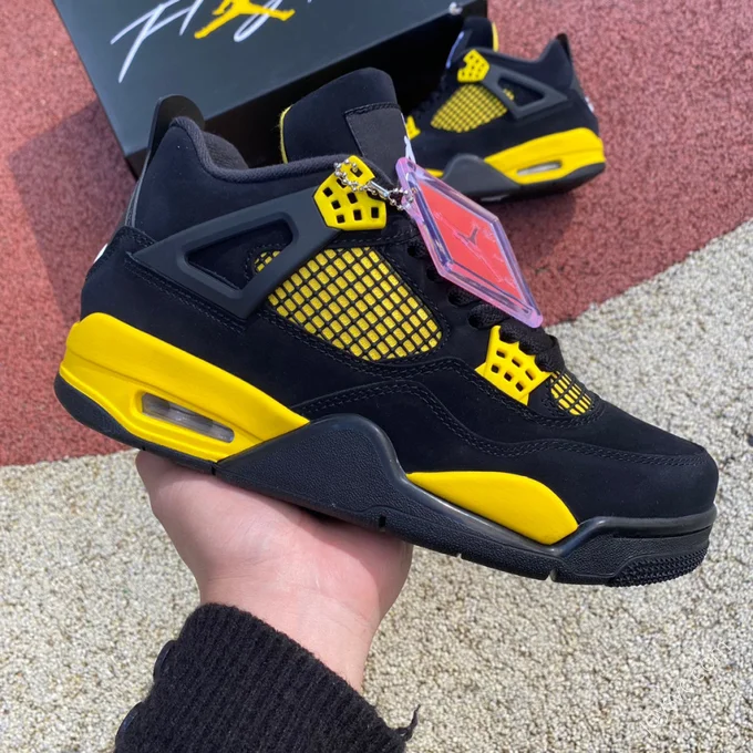 Air Jordan 4 Retro 