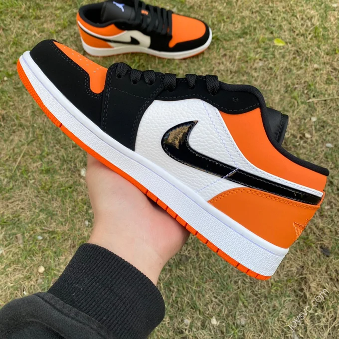 Air Jordan 1 Low Shattered Backboard Low-Top Sneaker 553558-128