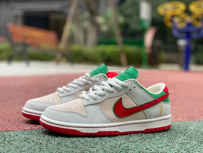 Nike Dunk Low 