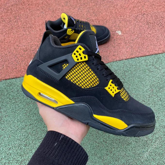 Air Jordan 4 Retro 