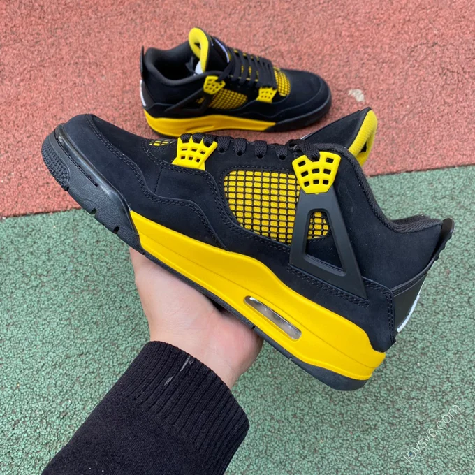 Air Jordan 4 Retro 