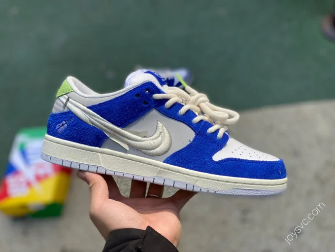 FLY x Nike SB Dunk Low 