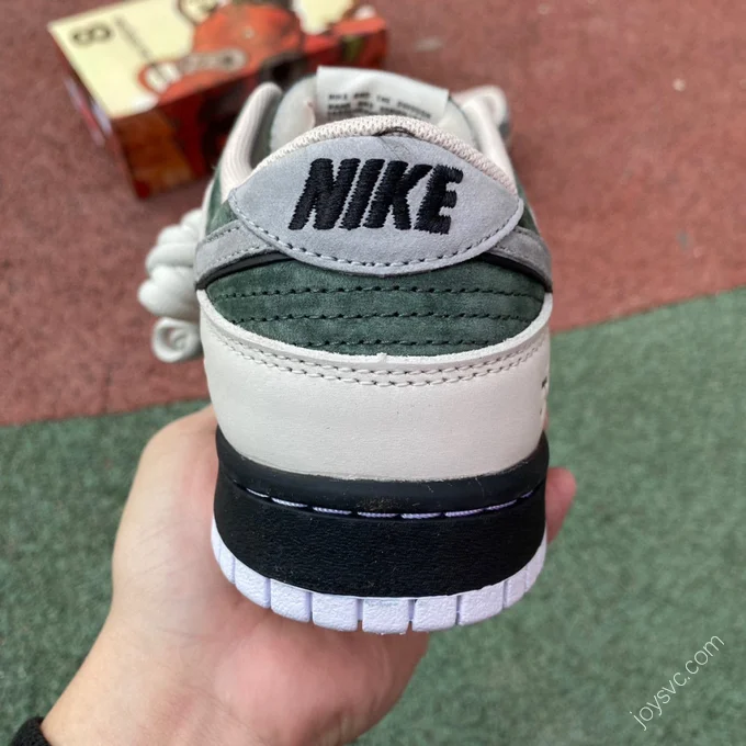 Tomo Katsuhiro x Nike SB Dunk Low 